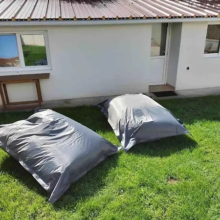 Appartement Micro Maison Lyon 8/ Parking / Terrain De Pétanque *