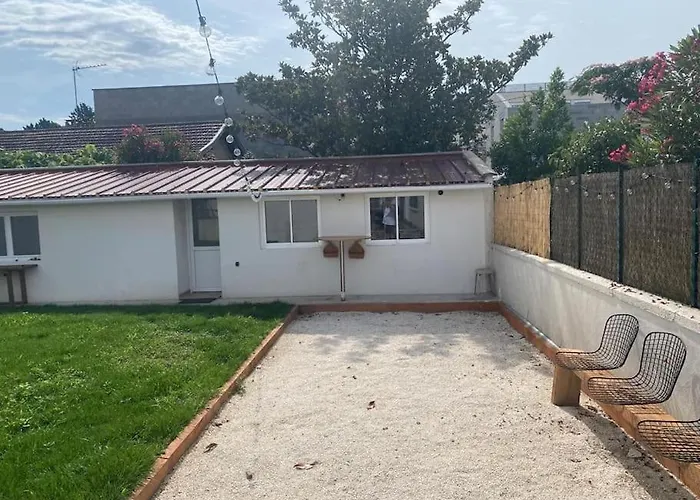 Micro Maison Lyon 8/ Parking / Terrain De Petanque Apartman